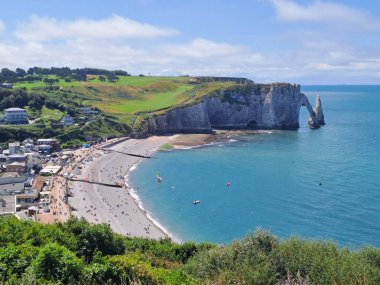 Denizin güzel sahil manzarası