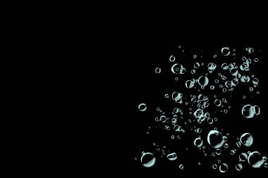 Su damlalı siyah zemin, tekstil, ambalaj, kartpostallar, duvar kağıtları, afişler için uygun sabun köpüğü damlası. Renkli hediyeler, web sitesi, tasarım. Temiz camın yüzeyi  