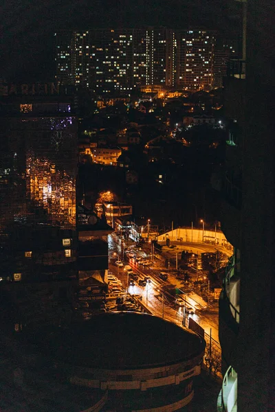 Odessa, Ukrayna - 15 Mart 2023: Gagarin Hotel 'in Gece Koyu Hava Manzarası. Arkadya tatil beldesi, Baharda Karadeniz