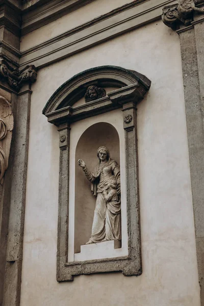 Milão Itália Maio 2023 Arquitetura Gótica Estátuas Mármore Branco Top — Fotografia de Stock