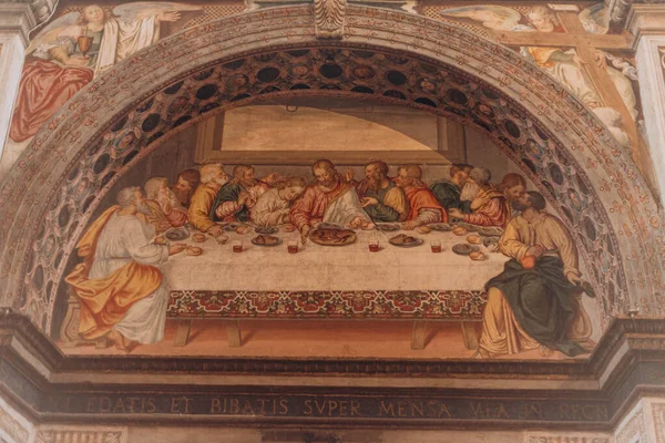 밀라노 2023 기독교 교회인 마조레 수도원에서 마우리치오에 마지막 프레스코 세기에 — 스톡 사진
