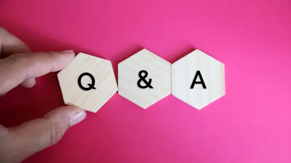 Tahta blokta soru veya Yanıt işareti sözcüğü