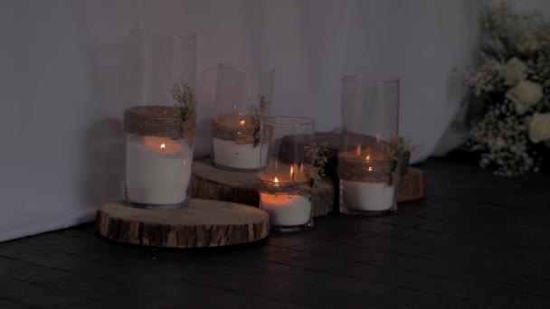 Details Des Interieurs Des Festsaals Rustikalen Stil Hochzeitsdekor Mit Kerzen — Stockvideo