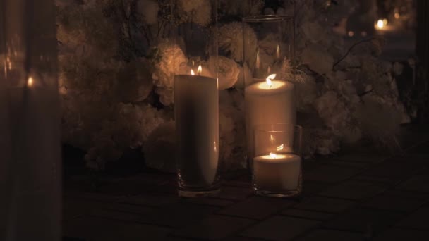 Szczegóły Wnętrza Sali Bankietowej Wystrój Ślubny Świecami Światła Imprezowe Piękne — Wideo stockowe