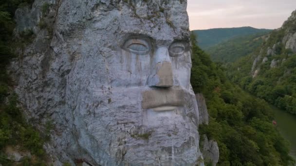 Aerial Video Statue Decebal Located Gorges Danube River Romania Video — Stock Video