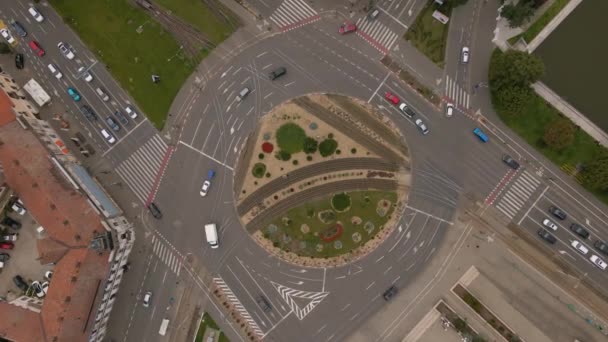 Aerial View Busy Roundabout Intersection Video Shot Drone Camera Tilted — Stockvideo