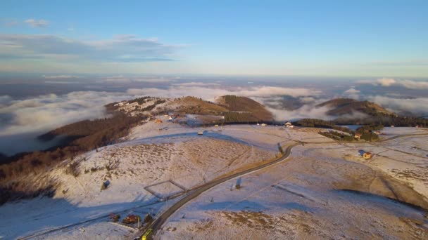 Landscape Footage Mountains Clouds Valley Shot Drone Sunset Winter Season — Vídeos de Stock