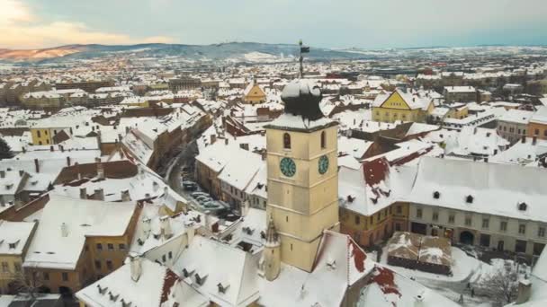 Vista Aérea Del Centro Medieval Sibiu Rumania Invierno Atardecer Metraje — Vídeo de stock