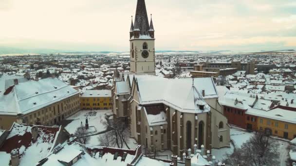 Vista Aérea Del Centro Medieval Sibiu Rumania Invierno Atardecer Metraje — Vídeo de stock