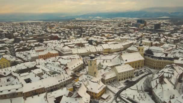 Vista Aérea Del Centro Medieval Sibiu Rumania Invierno Atardecer Metraje — Vídeos de Stock
