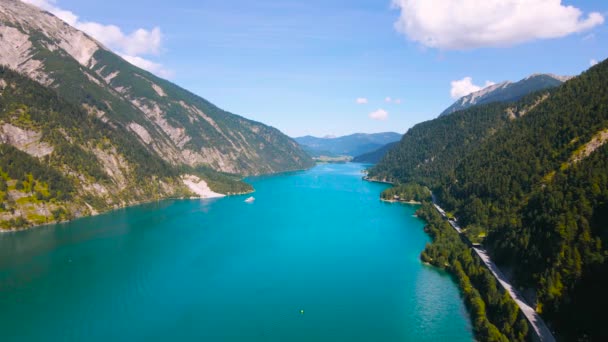Аэросъемка Прекрасного Озера Ахен Тироле Австрия Видео Озера Снято Беспилотником — стоковое видео