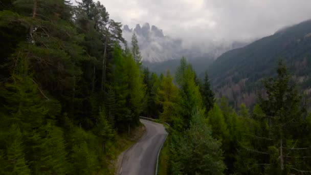 Flygvideo Italienska Dolomiter Filmad Från Drönare Regnigt Väder Bilder Togs — Stockvideo