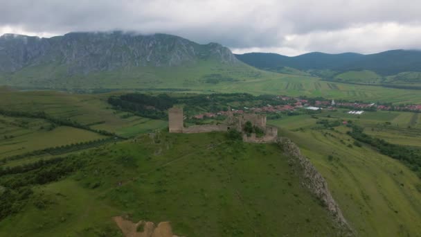 Εναέρια Βίντεο Ερείπια Της Μεσαιωνικής Πόλης Τρασκάου Στη Ρουμανία Πλάνα — Αρχείο Βίντεο