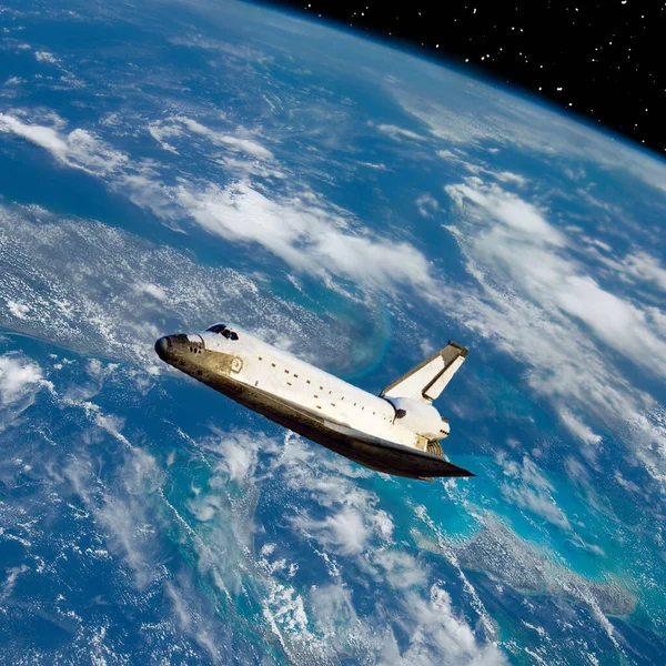 穿梭于地球之上 美国航天局提供的这一图像的要素 — 图库照片