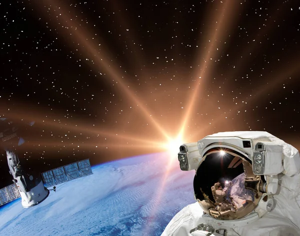 Astronaut Pohled Zemi Vesmíru Prvky Tohoto Snímku Zařízené Nasa — Stock fotografie