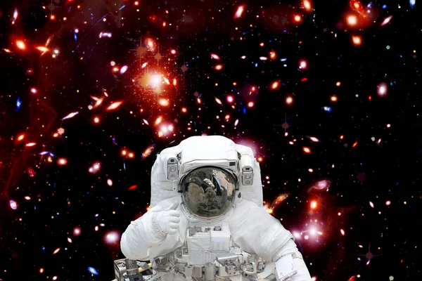 Uzayın Derinliklerine Karşı Astronot Görüntünün Elementleri Nasa Tarafından Sağlanmıştır — Stok fotoğraf