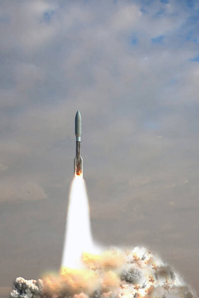 Запуск космического корабля в облаках. Элементы этого изображения предоставлены НАСА