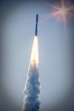 Roket ve ışık. Nasa tarafından döşenmiş bu görüntünün unsurları
