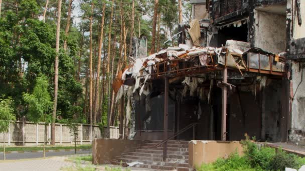 Kerusakan Rumah Setahun Setelah Serangan Rudal Irpin Ukraina — Stok Video