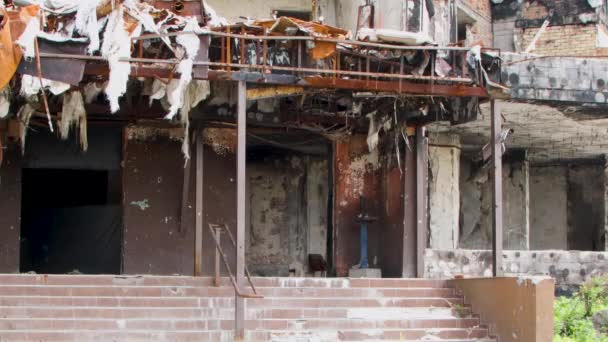 Egy Évvel Rakétatámadás Után Ház Megsérült Irpin Ukrajna — Stock videók