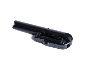 Beyaz arkaplanda bluetooth düğmeli telefon tripodu.