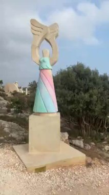 Ayia Napa, Kıbrıs - 10 Haziran 2023: Heykeller ve sergilerle ünlü açık hava müzesi.