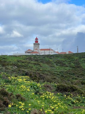Portekiz 'deki Cabo da Roca deniz feneri. Avrupa 'nın en batı noktası..