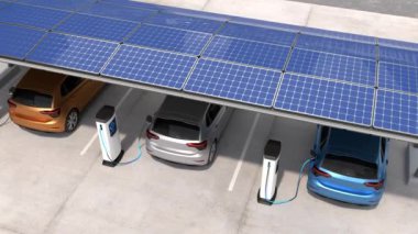 Elektrikli arabalar, güneş paneli enerjisi, EV şarj istasyonu ve temiz enerji doldurma teknolojisiyle dolu araç parkında şarj ediliyor..
