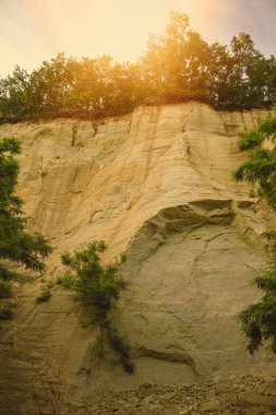 Kumdan duvar, kum kayalığı. Yüksek kalite fotoğraf. Yüksek kalite fotoğraf