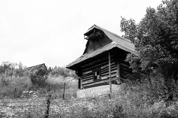 Dřevěný Dům Krásném Přírodním Prostředí Kvalitní Fotografie — Stock fotografie