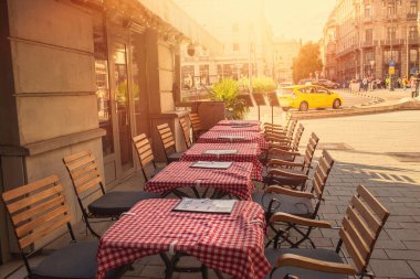 Budapeşte, Macaristan 'da bir açık hava restoranı. Yüksek kalite fotoğraf