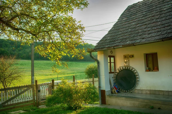 Altes Bauernhaus Schöner Naturumgebung Hochwertiges Foto — Stockfoto
