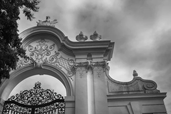 Необарокові Ворота Замку Фестетікс Кезелі Угорщина Високоякісна Фотографія — стокове фото