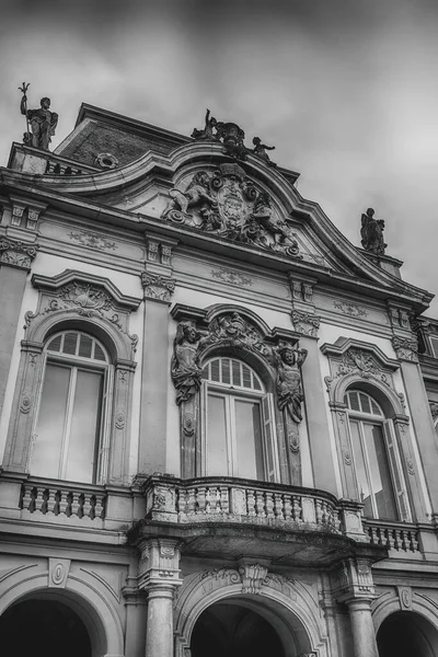 Фасад Барокового Палацу Розташованого Місті Кештелі Зала Угорщина Високоякісна Фотографія — стокове фото