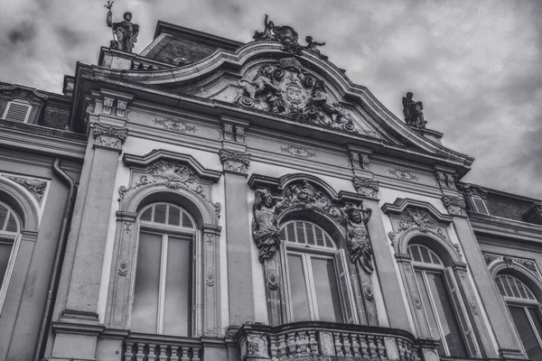 巴洛克宫殿的立面坐落在匈牙利Zala的Keszthely镇 高质量的照片 — 图库照片