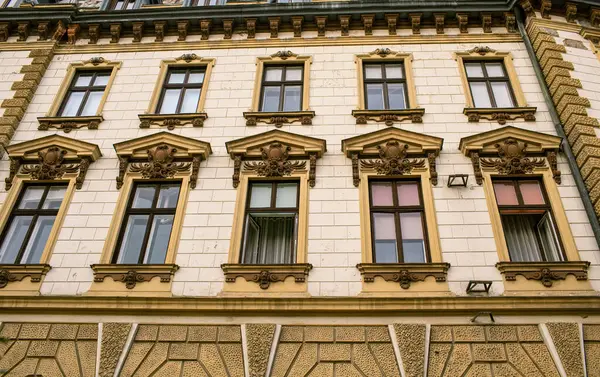 Fassade Des Klassischen Gebäudes Pecs Ungarn Hochwertiges Foto — Stockfoto