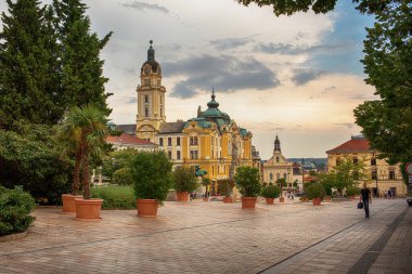 Macaristan 'ın Pesc kentindeki meydanın manzarası. Yüksek kalite fotoğraf