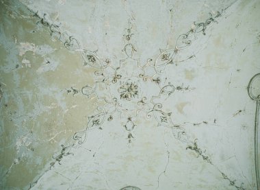 Tavandaki süs. Macaristan 'ın Zala, Keszthely kasabasında bulunan Barok Sarayı. Yüksek kalite fotoğraf