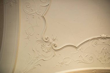 Tavandaki süs. Macaristan 'ın Zala, Keszthely kasabasında bulunan Barok Sarayı. Yüksek kalite fotoğraf