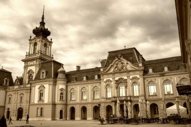  Macaristan 'ın Zala eyaletinin Keszthely kasabasında bulunan Barok Sarayı. Yüksek kalite fotoğraf