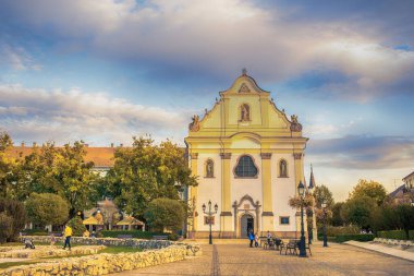 Macaristan 'ın Vac kentindeki Marcius 15 meydanının manzarası. Yüksek kalite fotoğraf