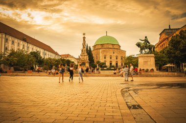 Macaristan 'ın Pesc kentindeki meydanın manzarası. Yüksek kalite fotoğraf