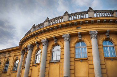 Budapeşte 'de Szechenyi hamamlarının tarihi binası. Yüksek kalite fotoğraf