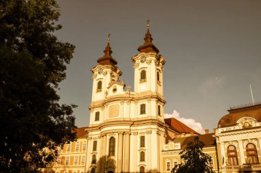 Eğer, Macaristan 'da küçük bir kilise. Yaz mevsimi. Yüksek kalite fotoğraf