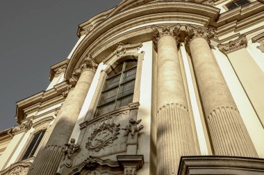 Eğer, Macaristan 'daki küçük bir kilise. Yüksek kalite fotoğraf