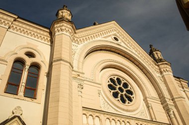 Macaristan 'ın Szolnok kentindeki eski sinagog. Yüksek kalite fotoğraf