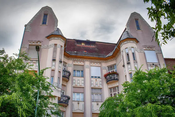 Macaristan, Szolnok 'taki Art Nouveau binası. Yüksek kalite fotoğraf