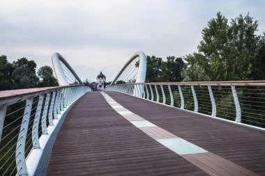 Macaristan, Szolnok 'taki Tiszavirag köprüsü. Yüksek kalite fotoğraf