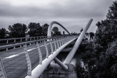 Macaristan, Szolnok 'taki Tiszavirag köprüsü. Yüksek kalite fotoğraf