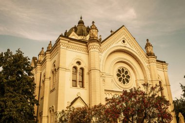 Macaristan 'ın Szolnok kentindeki eski sinagog. Yüksek kalite fotoğraf